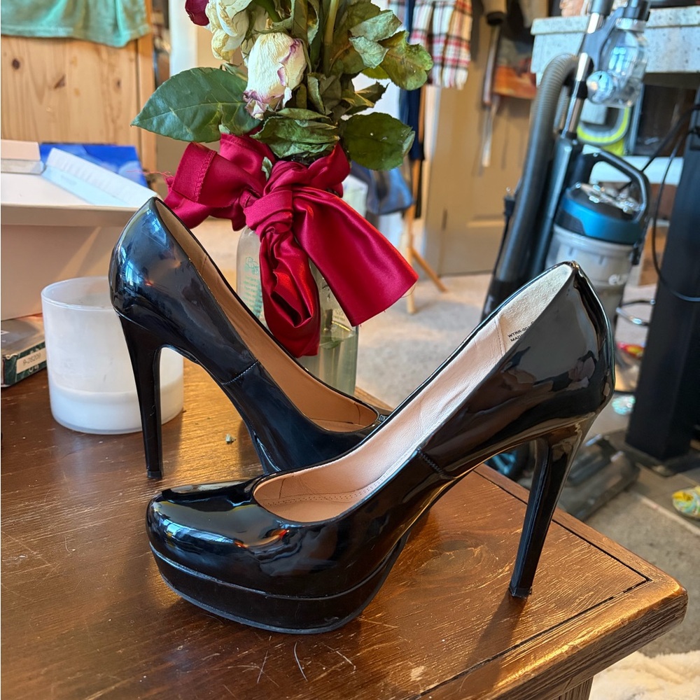 Chinese Laundry Glossy Black Heels